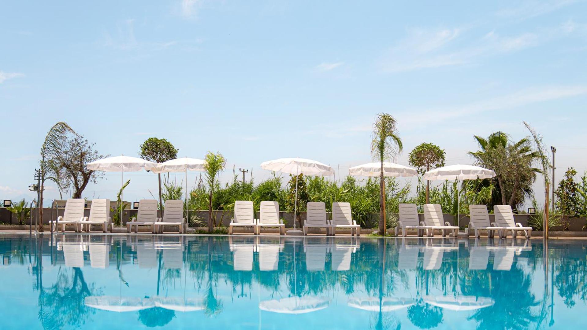 Laristone Suite Spa Hotel Aksu  Buitenkant foto