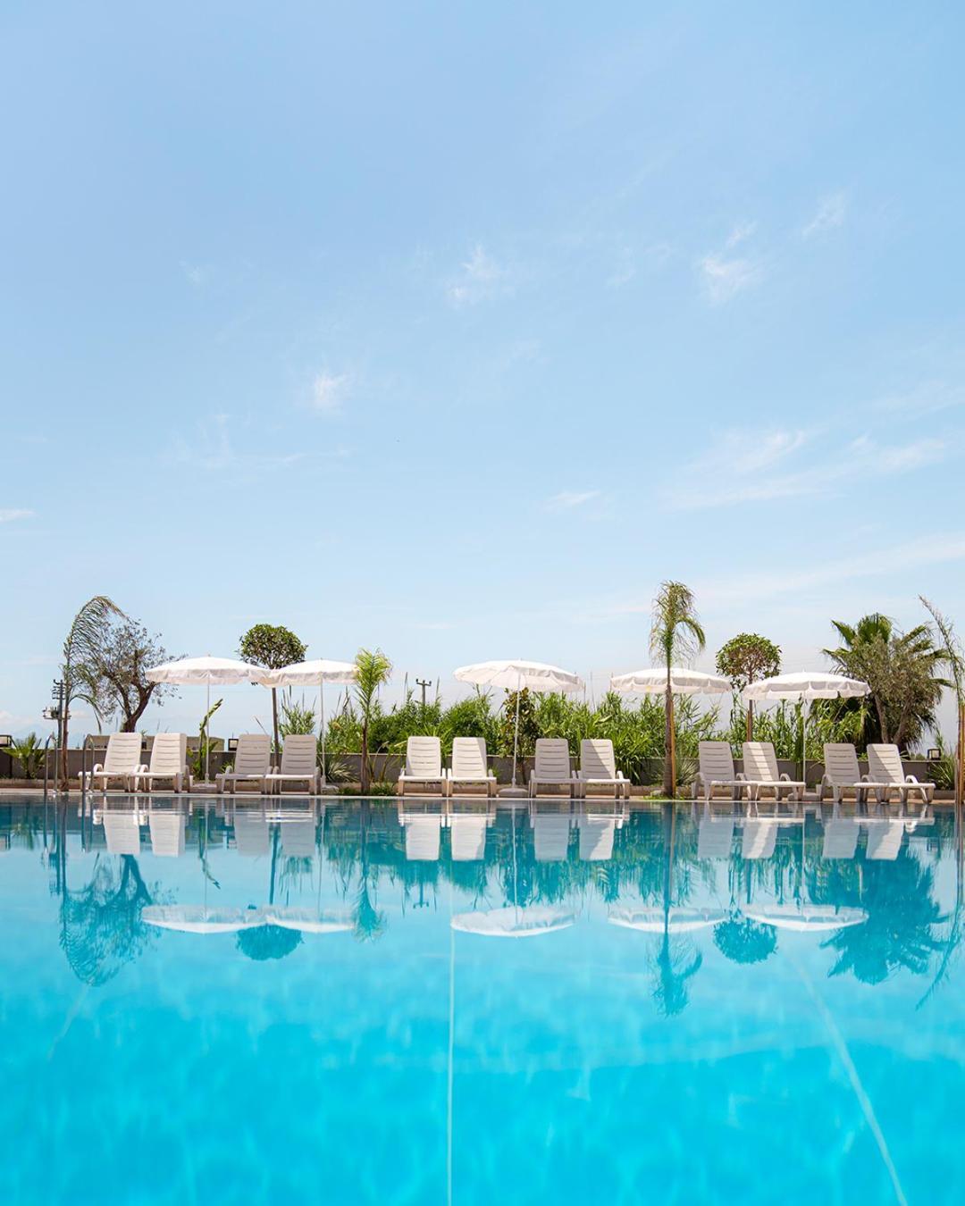 Laristone Suite Spa Hotel Aksu  Buitenkant foto